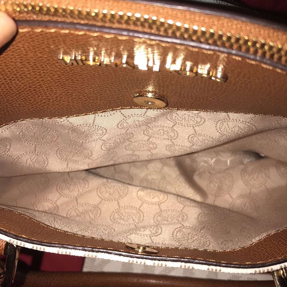 S🚫LD‼️Authentic Michael Kors Handbag & Matching Wallet Set - Picture 3 of 8